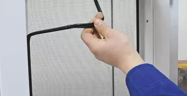 Замена уплотнителя на пластиковых окнах в Санкт-Петербурге | Оконные мастера